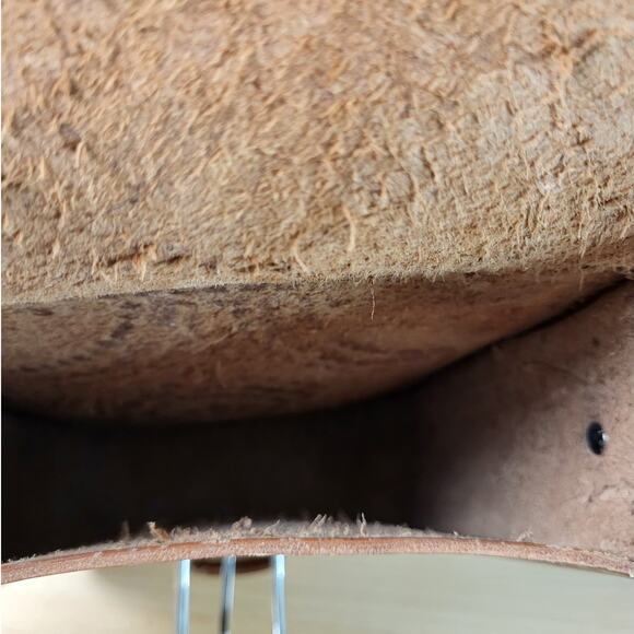 Artist Hand Tooled Leather Camera Crossbody Bag - Picture 9 of 10